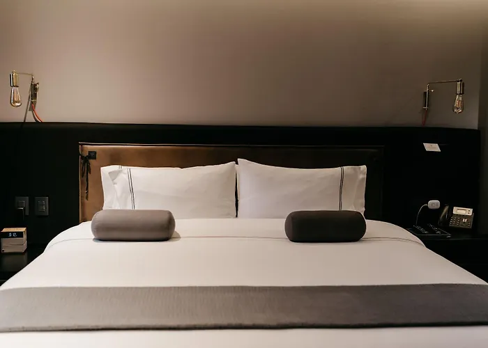 The Wild Oscar Hotel
