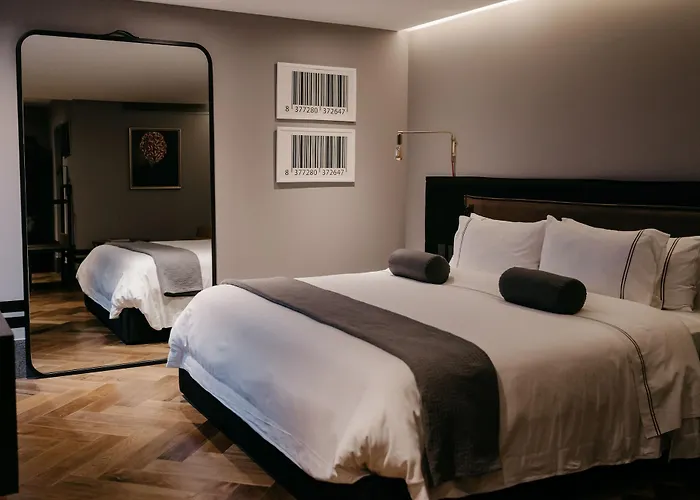 The Wild Oscar Hotel