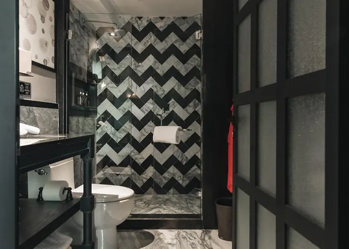 The Wild Oscar Hotel