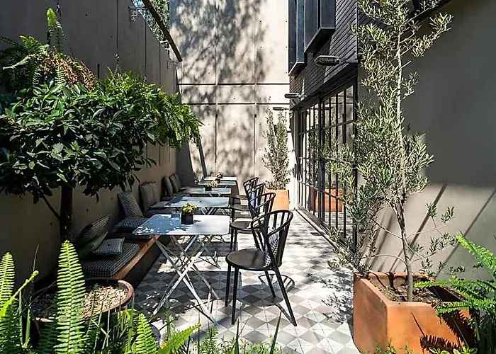 The Wild Oscar Hotel